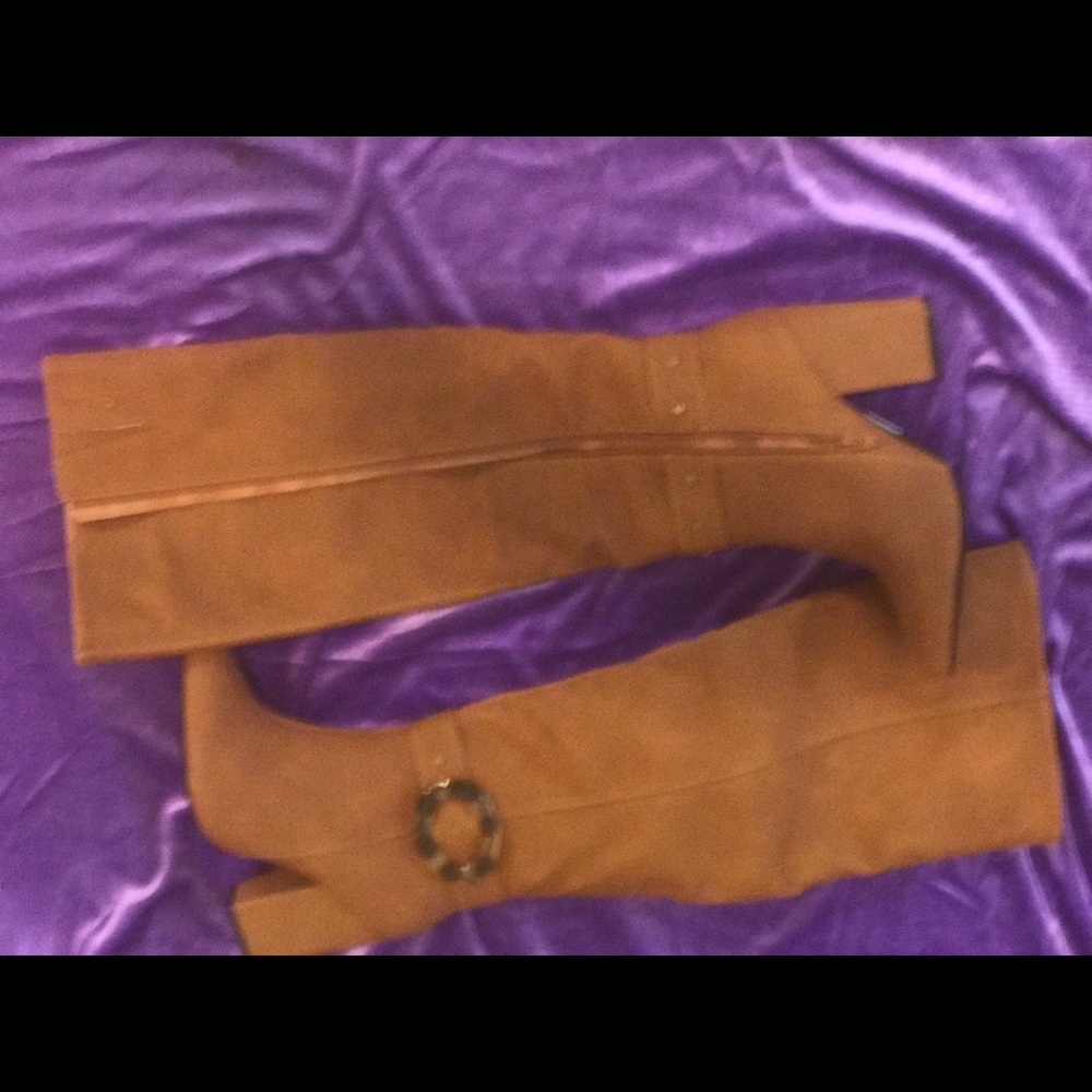 Tan boots - Picture 3 of 6